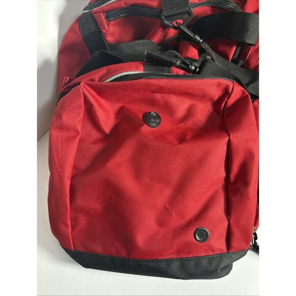 Protege 20"x 10.5” x 12.5” Red Duffel Bag w Bonus Bag 10”x 11” x3” Zip Net Back - Picture 4 of 7